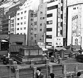 新宿駅東南口8.jpg